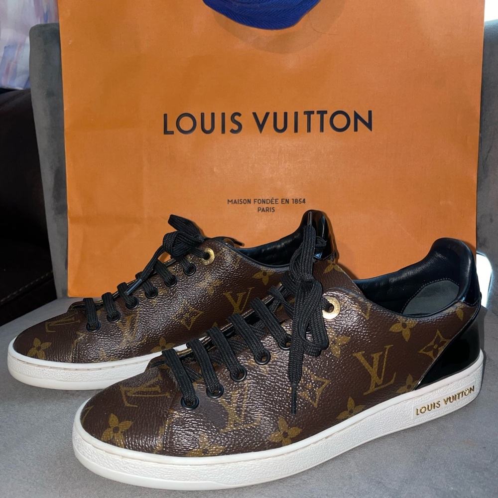 Louis Vuitton Frontrow Sneaker Authentic